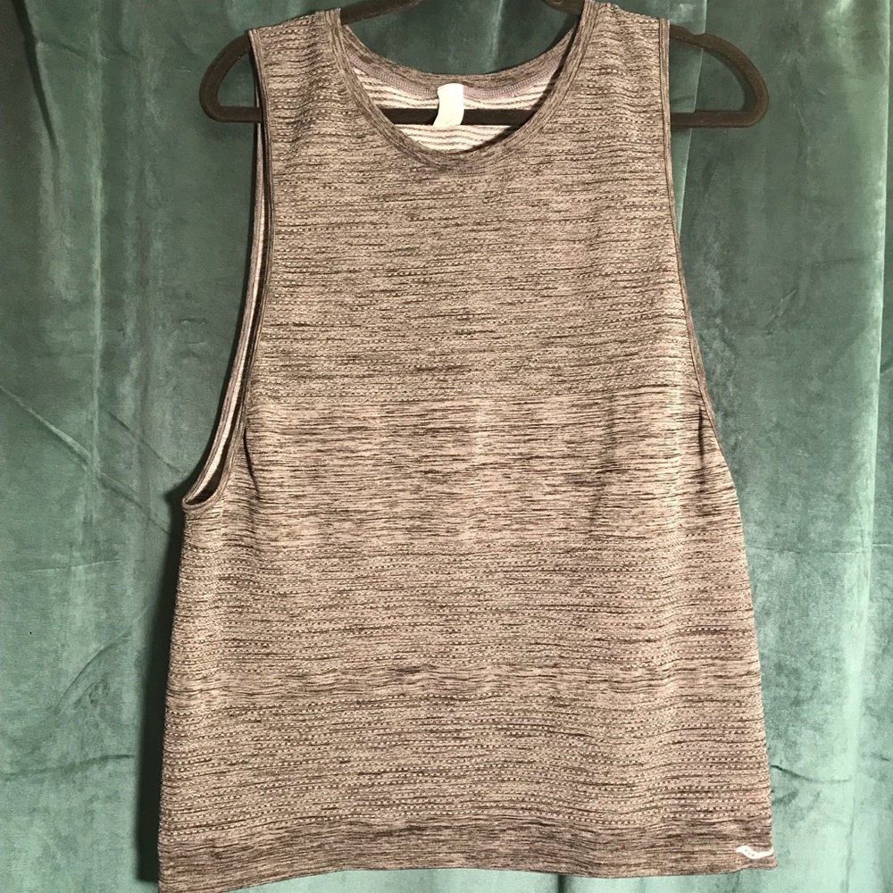 SALE!! Saucony Women’s workout tank